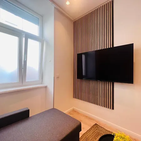 Zeus Design Schlosspark Schoenbrunn Apartment Vienna