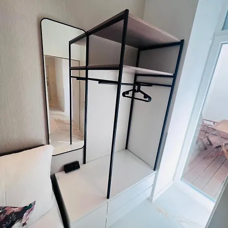 Zeus Design Schlosspark Schoenbrunn Apartment *
