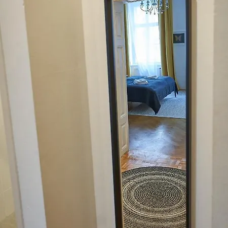 Apartment Renovated & Cozy - Close To Museumsquartier *