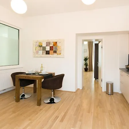 Castellez 1020 Apartment *