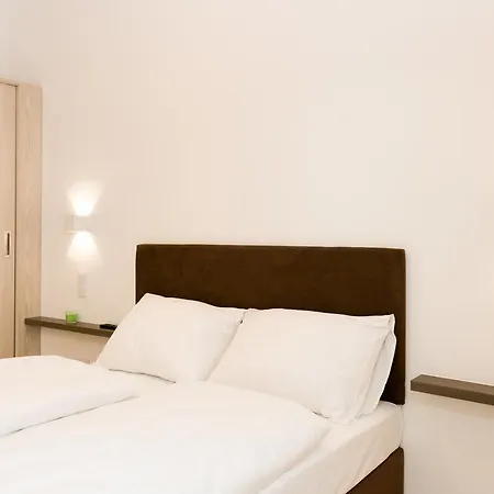 Castellez 1020 Apartment