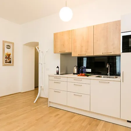Castellez 1020 Apartment *