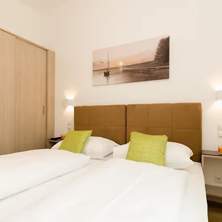 Castellez 1020 Apartment