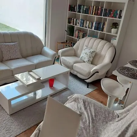 Stilvolle Mit Terrasse/garten Appartement Vienne