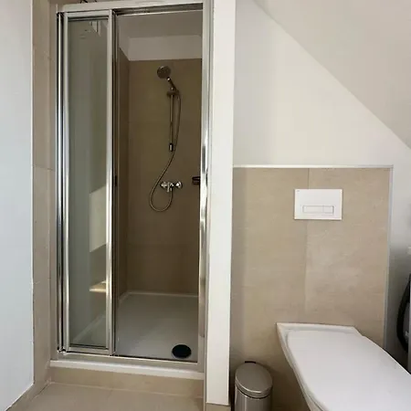 Contemporary With Stunning Views 20 *