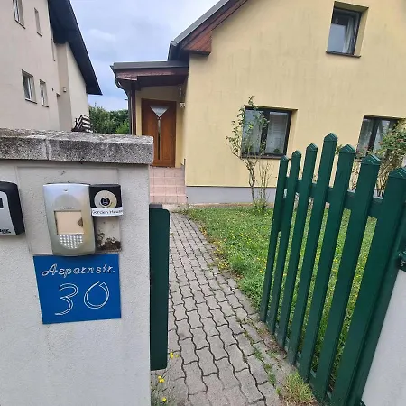 Small-comfy In Donaustadt Garden - Not Shared! Apartment Wien