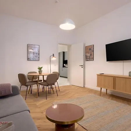 Limehome Karajangasse