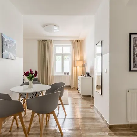 Xxxl Bed/ Free Parking/ Apartment