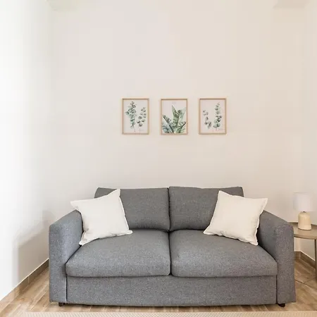 Xxxl Bed/ Free Parking/ Apartment *