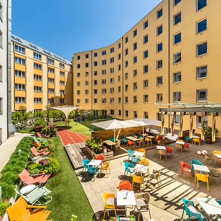 Hotel Zeitgeist Hauptbahnhof 4*