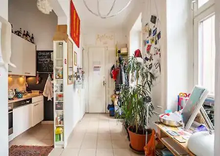 Fro-media - Streetside 2 - Community Space Homestay *