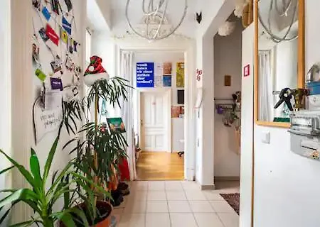 Homestay Fro-media - Streetside 2 - Community Space