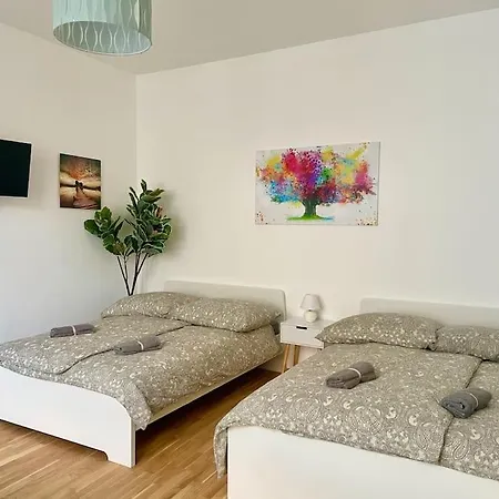 Sunny 60 M2 - Free Parking - Free Netflix *