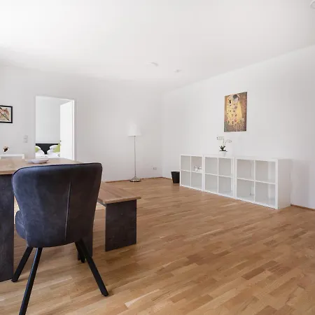 Next To Schoenbrunnpalace Close To Public Transport - Myschoenbrunn Apartment *