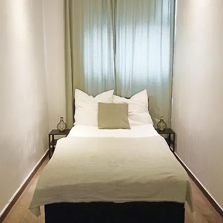 Spacious 3-bedroom In Centre Apartment