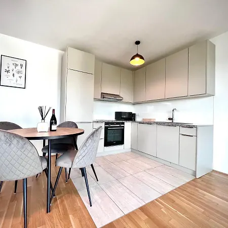 Apartment Schonbrunn Vienna