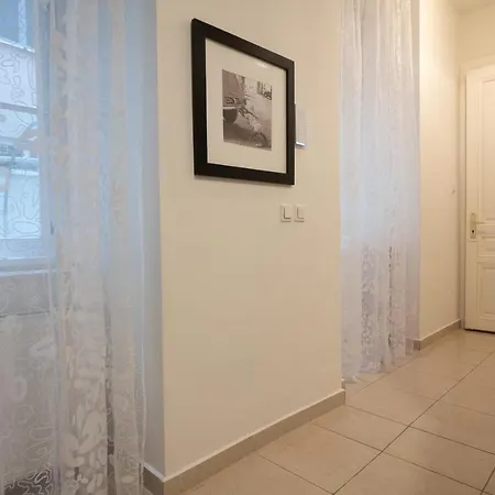 2-rooms With A King-size Bed