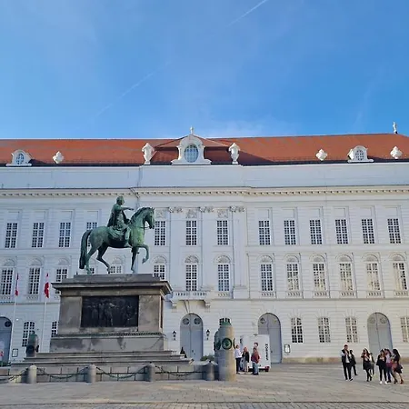 Elegance Szálloda 4*