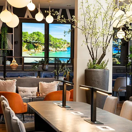 Hotel Leonardo Hauptbahnhof 4*