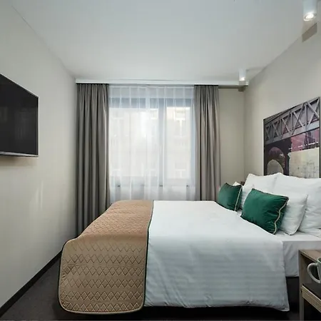 Leonardo West Hotel 4*