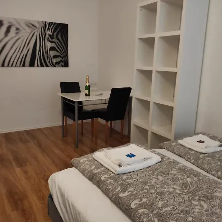 Cozynite Premium Hauptbahnhof 1+2 *