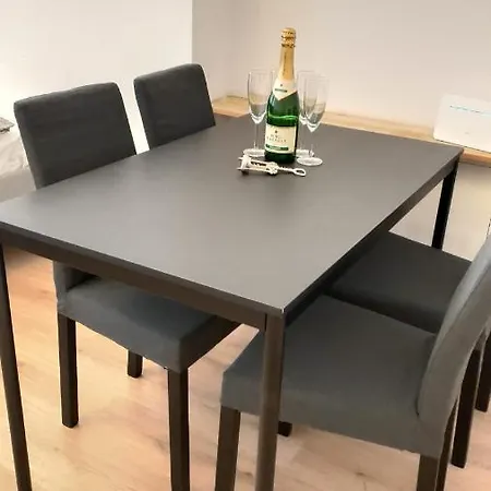Cozynite Premium Hauptbahnhof 1+2 Apartment *