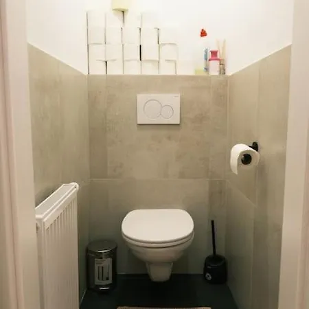 Pink Prater Apartment