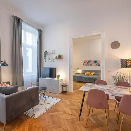 Cosy Center *