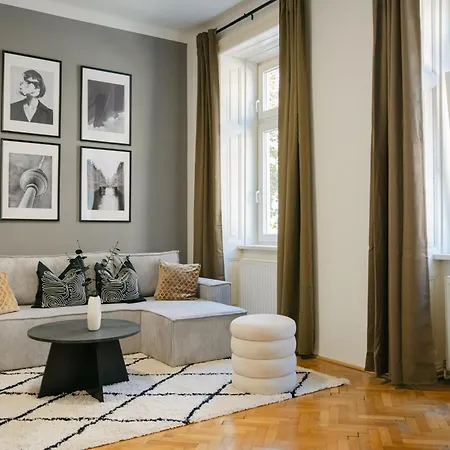 Apartment Cozy Perfect For 4-6 Tv Metro Self-checkin