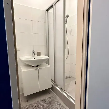 - 2 Min To U1 Reumannplatz Apartment