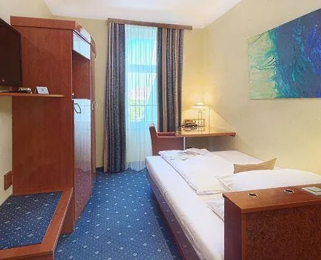 Nestroy Отель 4*