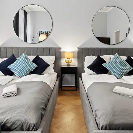 5 Bedrooms - 143 M² - Near Main Station Apartmán *
