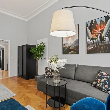 Apartmán 5 Bedrooms - 143 M² - Near Main Station