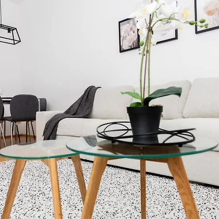 Apartment Orestaliving - 2br On The Danube Canal