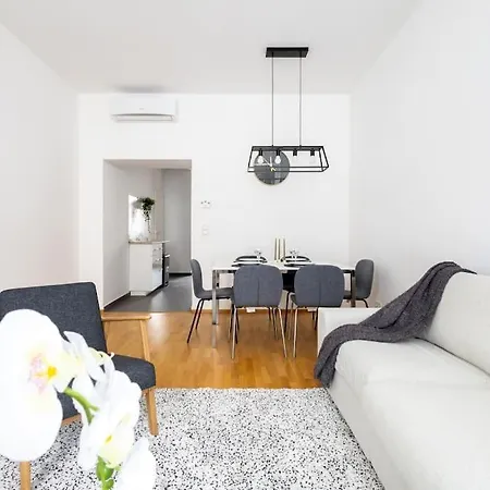 Apartment Orestaliving - 2br On The Danube Canal