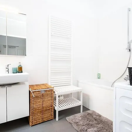 Orestaliving - 2br On The Danube Canal Apartment *