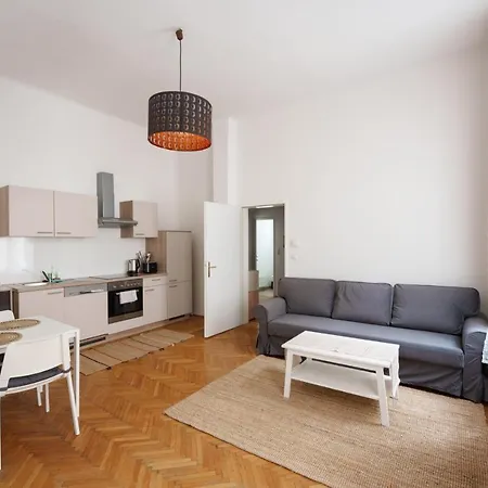 1020 Apartment