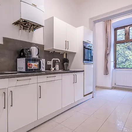 Stadthalle Oasis: Stylish 3br In Apartment *