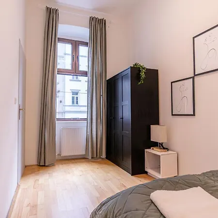 Apartment Stadthalle Oasis: Stylish 3br In Vienna