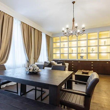 Luxury 2 Bedroom With King-size Beds *