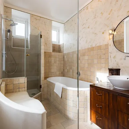 Apartment Luxury 2 Bedroom With King-size Beds *