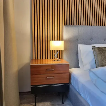With Private Sauna And Jacuzzi, 8 Min From Schloss Schoebrunn *