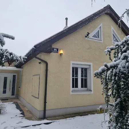 With Private Sauna And Jacuzzi, 8 Min From Schloss Schoebrunn