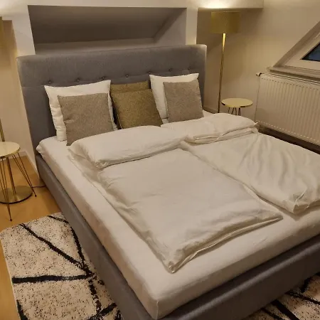 With Private Sauna And Jacuzzi, 8 Min From Schloss Schoebrunn *