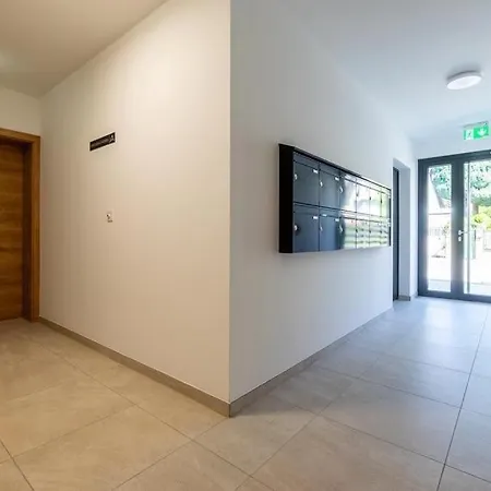 Bennett Apartment *