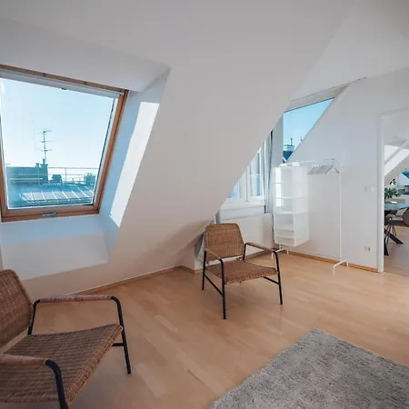Stylish With Breathtaking Rooftop Views Vienna
