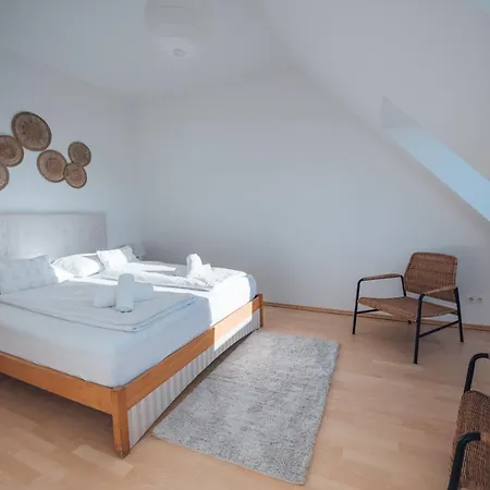 Apartment Stylish With Breathtaking Rooftop Views *