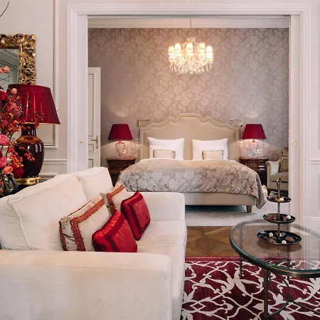 Sacher Hotel 5*