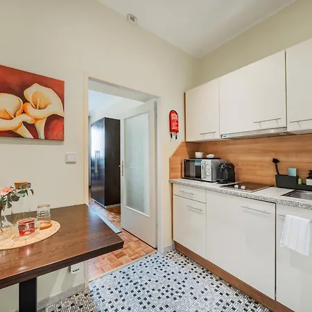 Serviced Josefstadt Apartman *