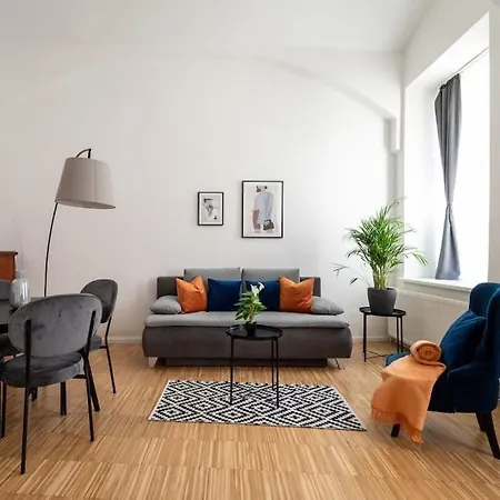 Pristine 1br Steps From By Hm Apartment Vienna